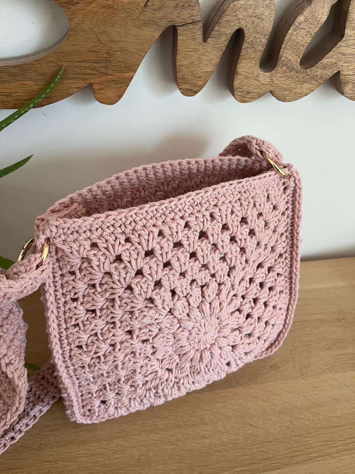 sac bandoulière crocheté à la main rose poudré - sac bohème chic - sac floral en coton - sac artisanal femme - cadeau fait main