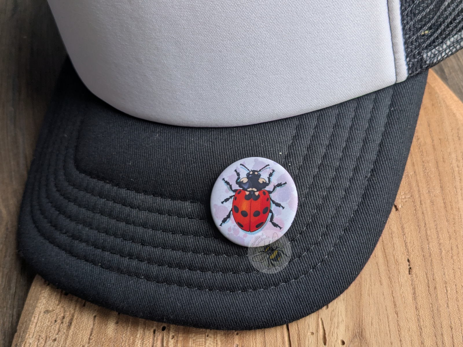 Badge coccinelle - Petit insecte du jardin