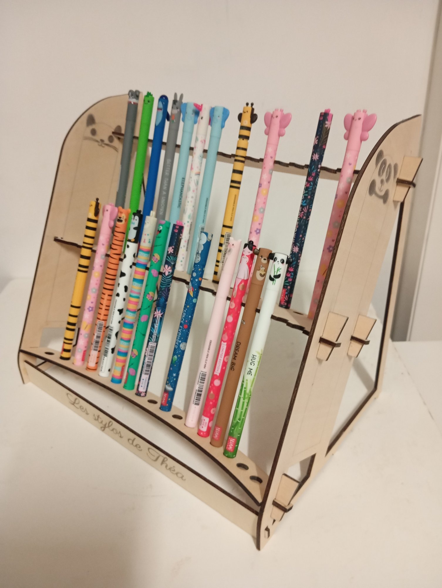 Présentoir en bois stylos Légami, support de stylos décoratif légami, personnalisable, organisateur de stylos, cadeau parfait pour les fans