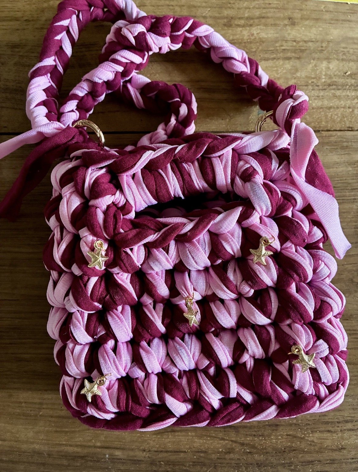 Évi enfant rose