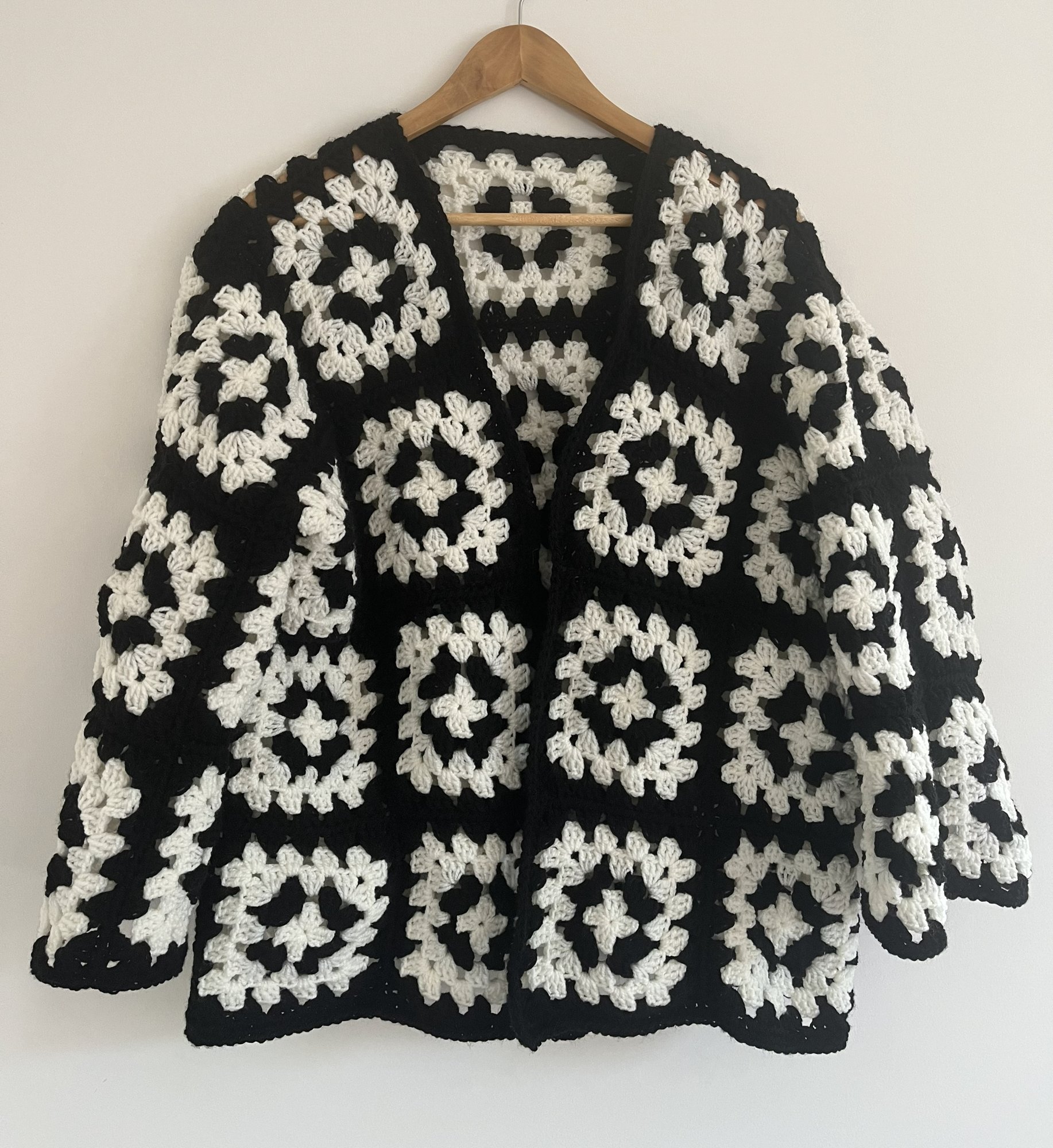 veste cardigan manteau granny square crochet carré grand mère