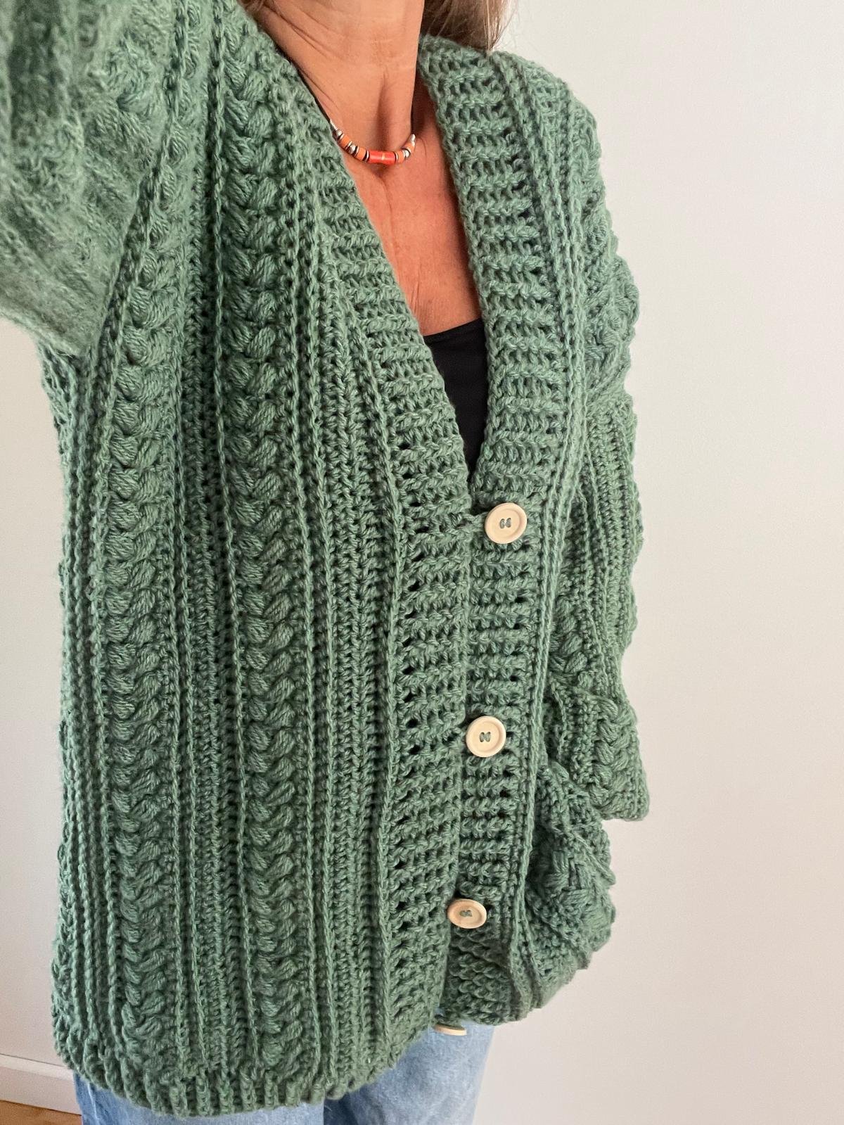Gilet femme au crochet - cardigan fait main à torsades - veste chaude style irlandais - gilet oversize bohème