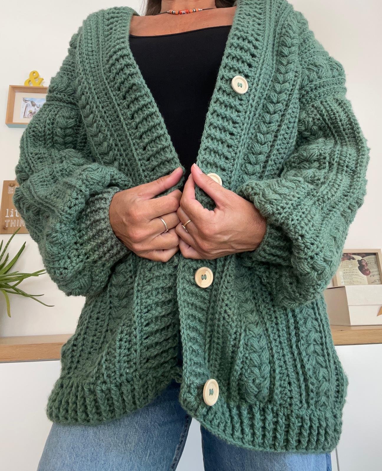 Gilet femme au crochet - cardigan fait main à torsades - veste chaude style irlandais - gilet oversize bohème