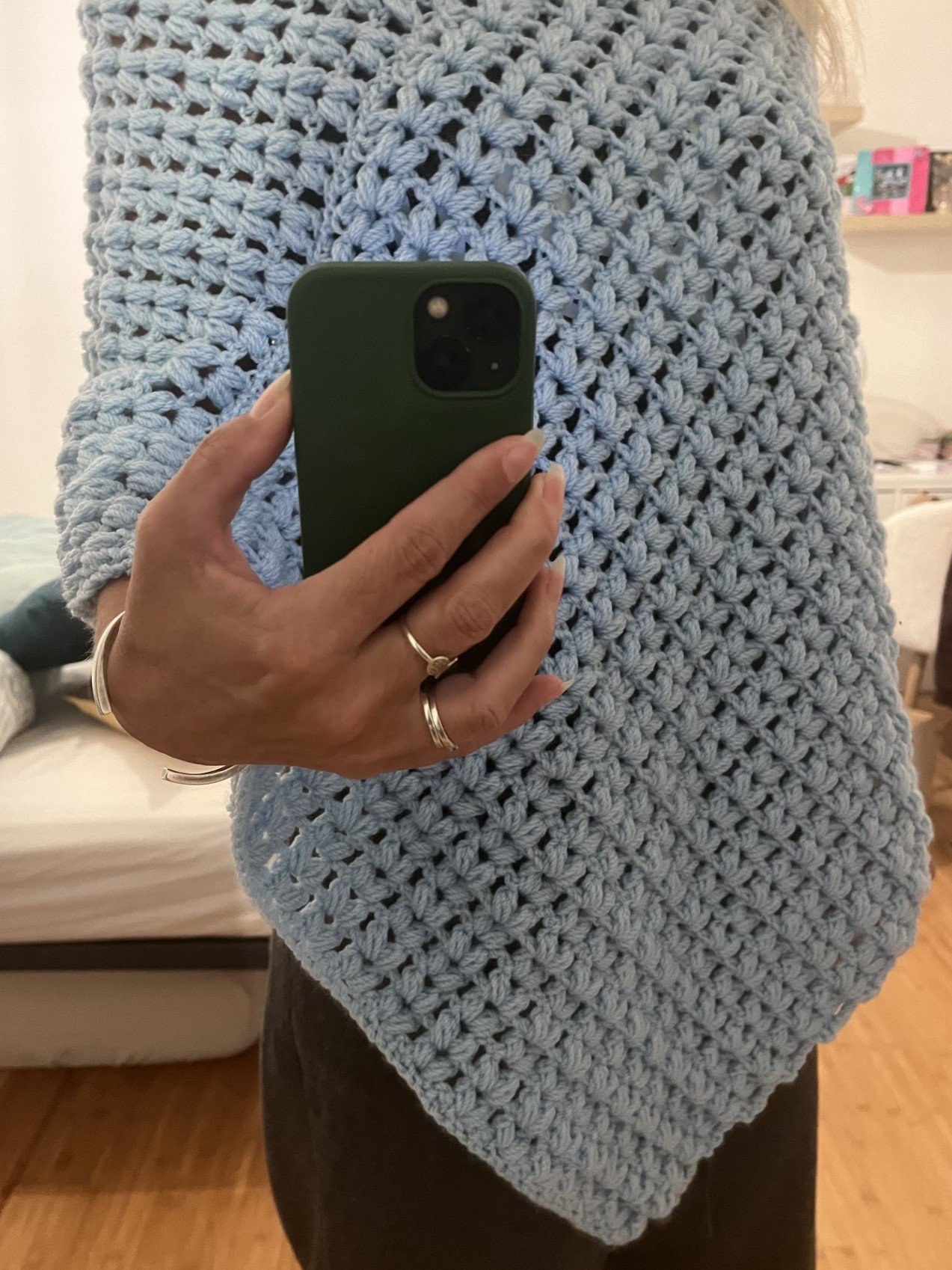 Poncho crochet fait main, poncho asymétrique bleu ciel