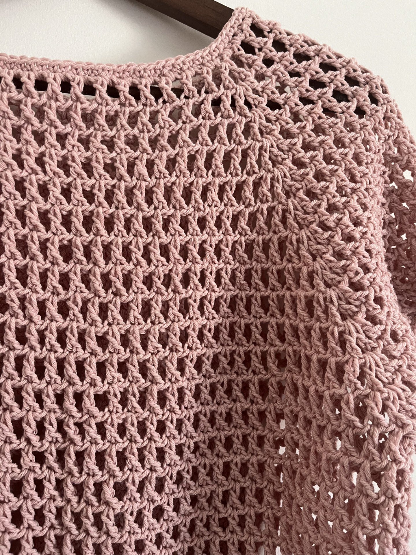 Pull au crochet fait main, pull maille résille, tunique été, manches courtes rose poudré Taille M