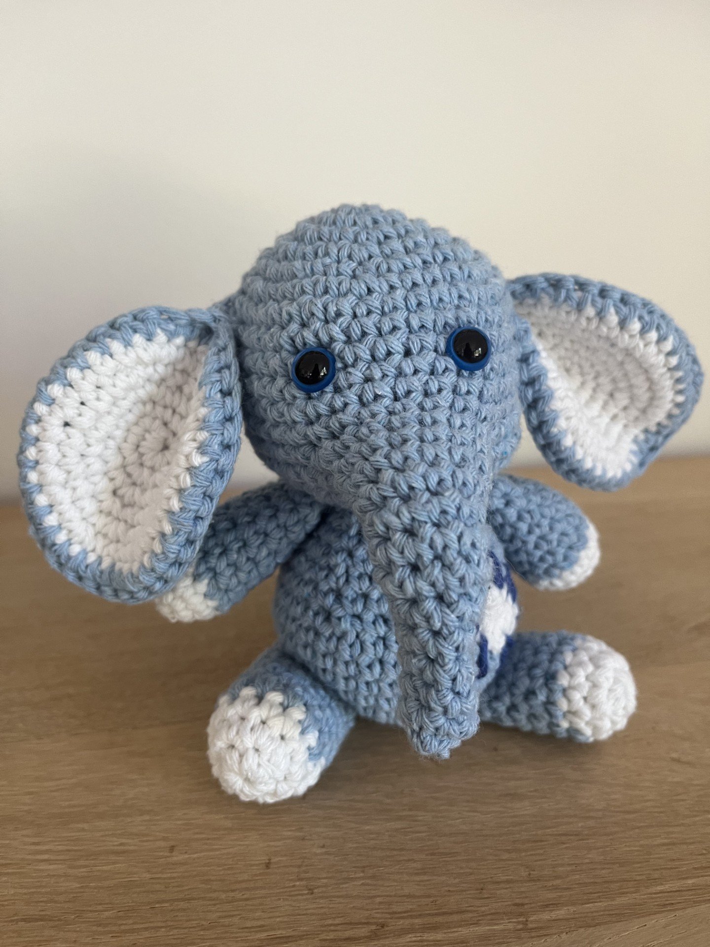 éléphant peluche jouet au crochet