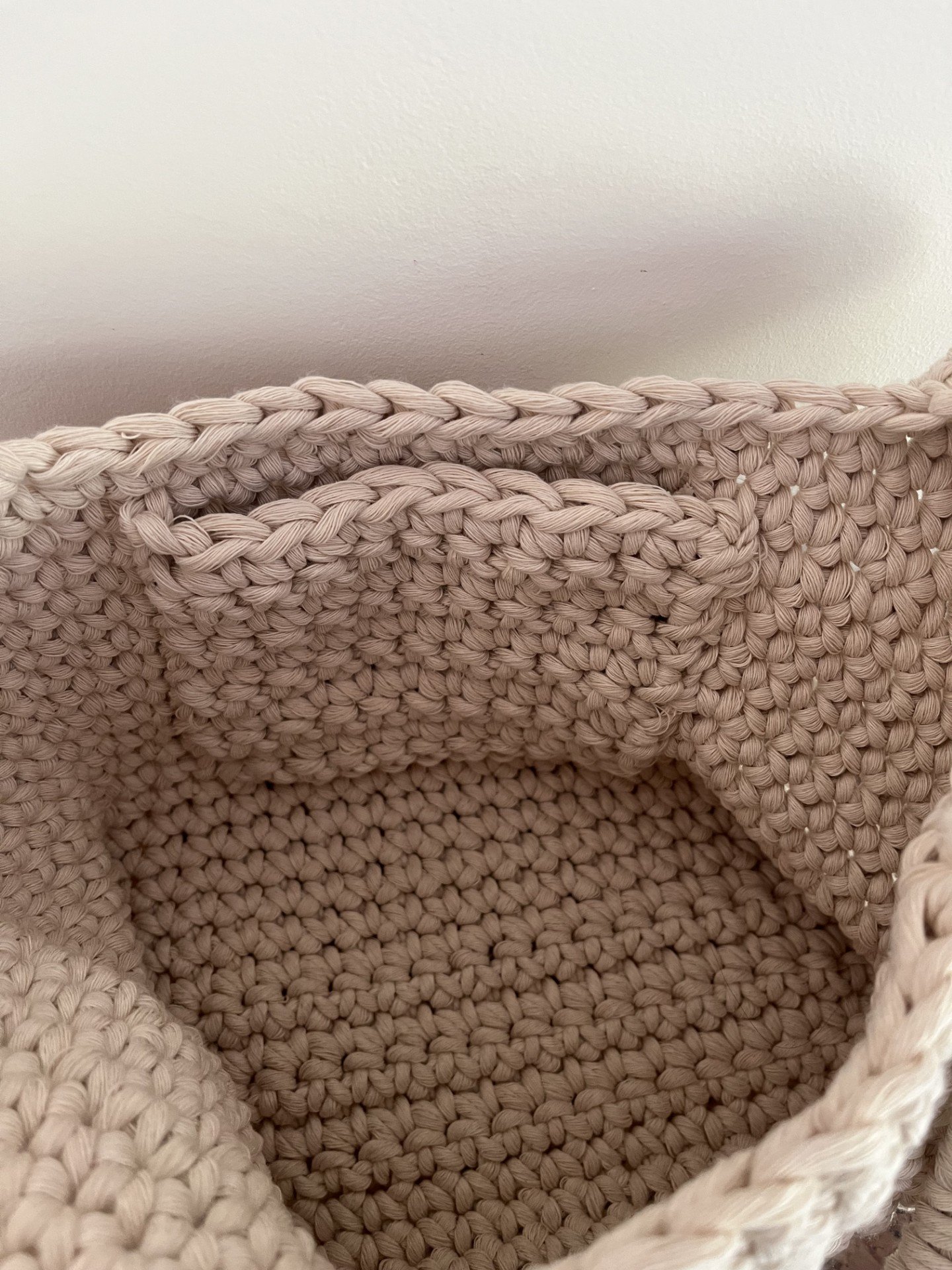 sac fourre tout, sac cabas, sac de plage, sac porté épaules au crochet en gros fil de macramé