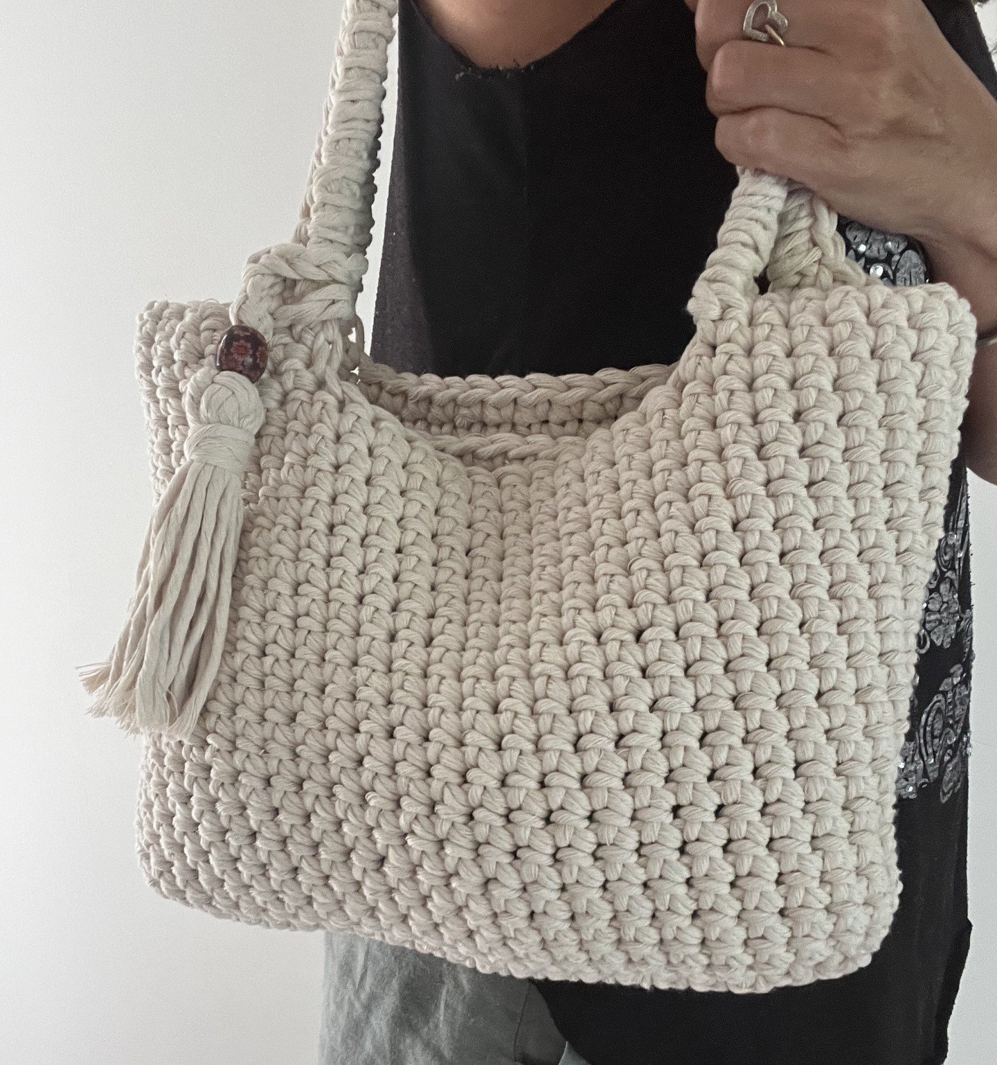 sac fourre tout, sac cabas, sac de plage, sac porté épaules au crochet en gros fil de macramé