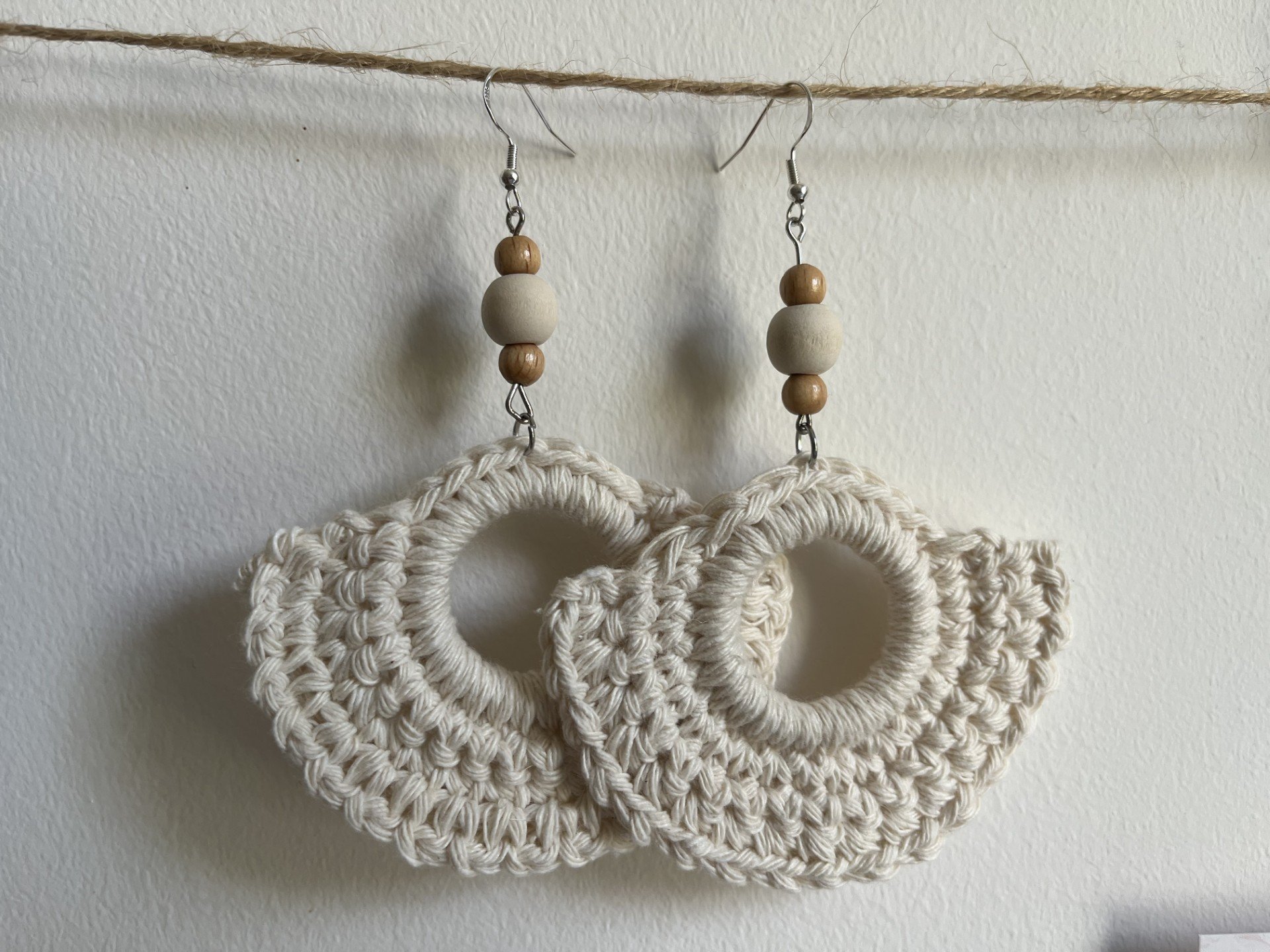 boucles d'oreilles bohème au crochet perles bois